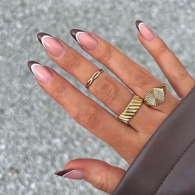 Nails with gold rings
